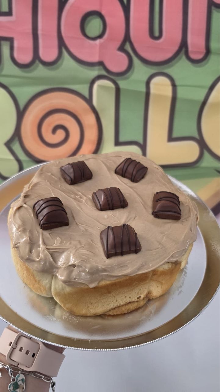 Tarta de rolls de canela por encargo en Chiquito Rollo